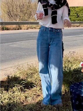 Wide Leg High-Rise Women’s Jeans - Light Blue